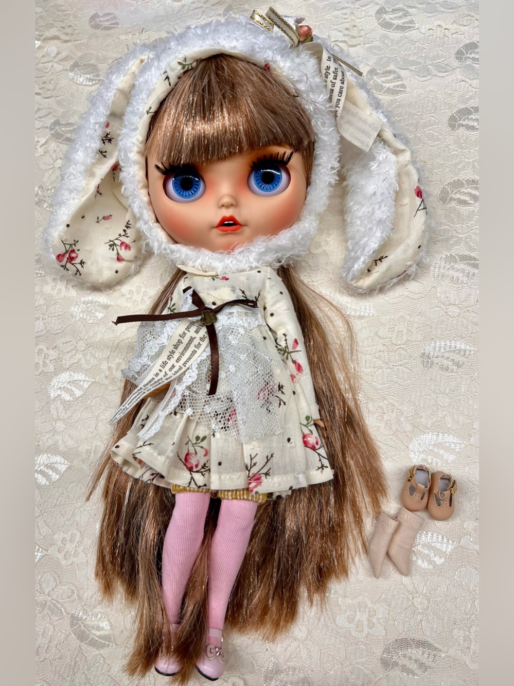 Blythe Doll - Picture 2 of 4